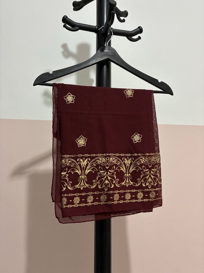 Bordo gold baskılı Parlak büyük boy şifon eşarp Örtü — görsel 8/11