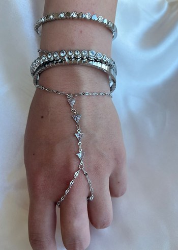 Gri Yılan Desenli Zincir Detaylı Kadın El Zinciri - Görsel 2
