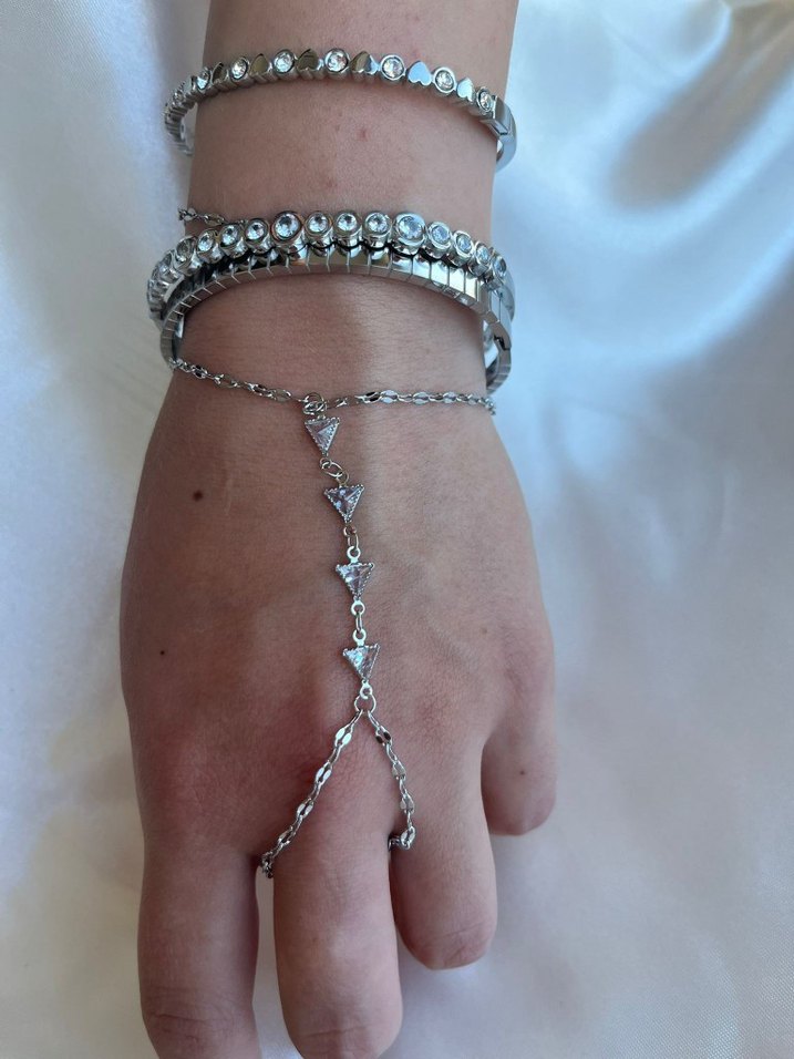 Gri Yılan Desenli Zincir Detaylı Kadın El Zinciri - Görsel 2