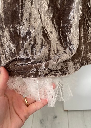 Kız Çocuk Kahverengi Nakışlı Kadife Elbise - Görsel 3