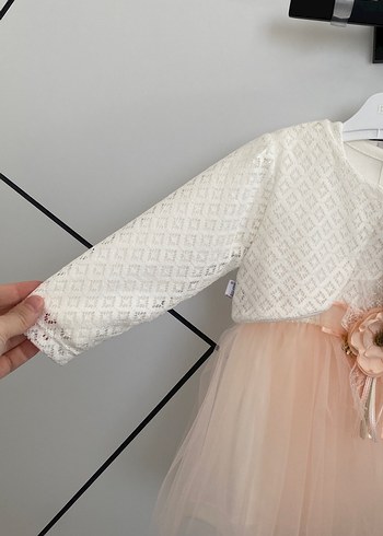 Kız Bebek Beyaz Dantelli Uzun Kollu Elbise - Görsel 4