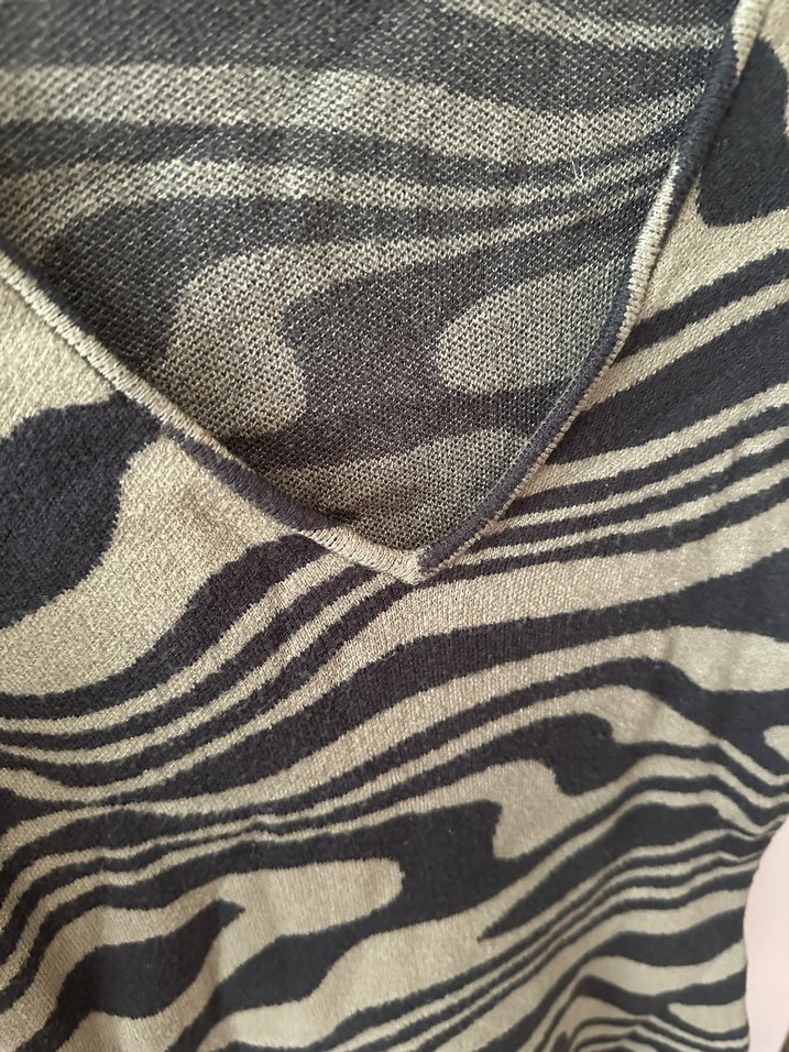 Zebra Desenli V Yakalı Uzun Kollu Triko Elbise - Görsel 3