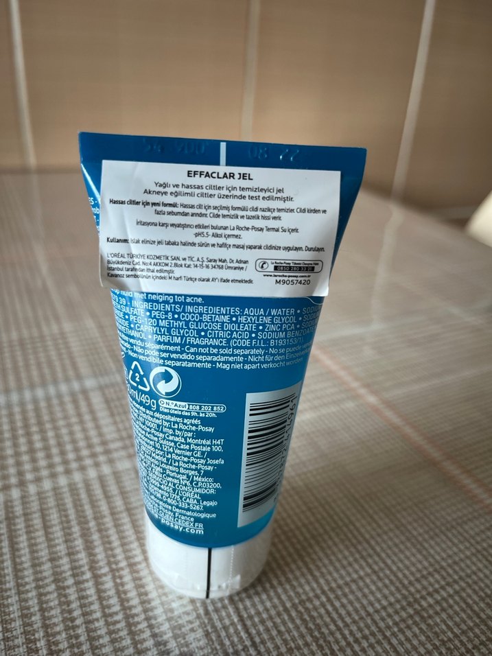 La Roche-Posay Effaclar Arındırıcı Yüz Temizleyici - Görsel 4