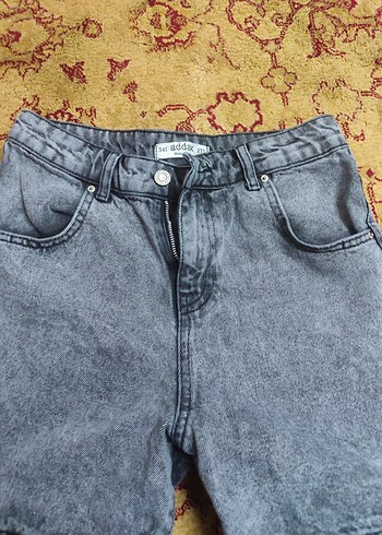 27 Beden gri Renk Gri Batik Desenli Bol Kesim Mini Denim Şort