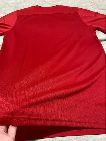 m Beden Nike kırmızı tişört