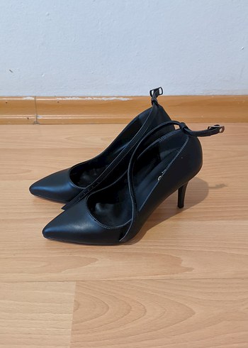 Diğer Siyah Tokalı Stiletto Topuklu Kadın Ayakkabı