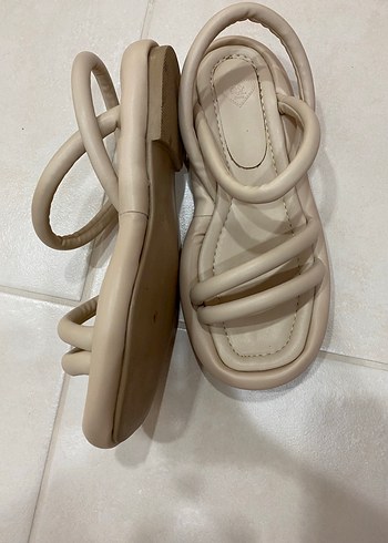 Bej Dolgu Topuklu Kadın Sandalet - Görsel 4