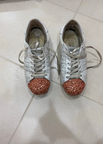 Kadın spor Adidas ayakkabı