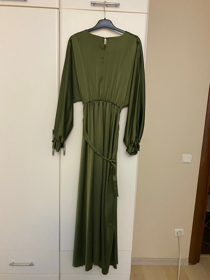 Haki Renk Piliseli Uzun Kol Elbise - Görsel 2