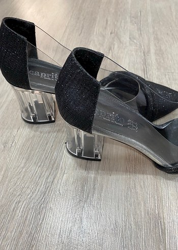 Siyah Yılan Derisi Desenli Topuklu Kadın Ayakkabı - Görsel 4