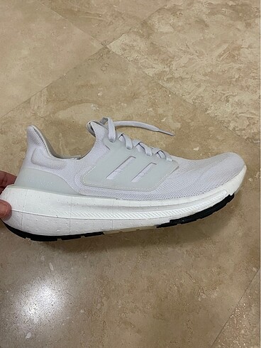 39,5 Beden beyaz Renk Adidas Ultra Boost Light Koşu