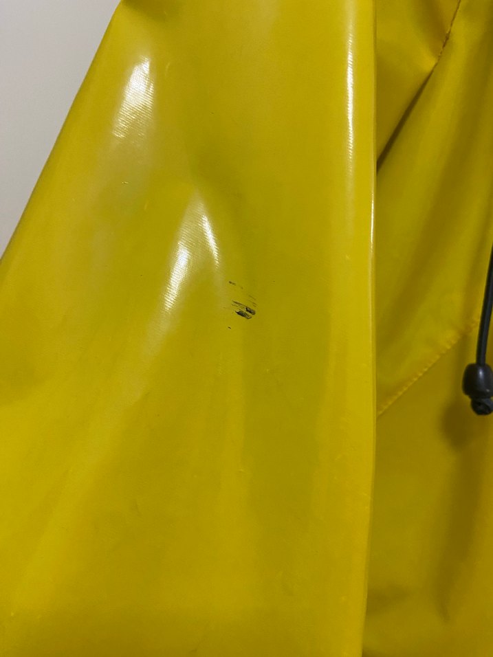 Sarı Düğmeli Midi Kadın Yağmurluk - Görsel 2