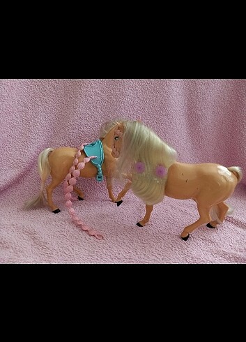 Beden Renk Barbie Adalar Prensesi Atlı Araba