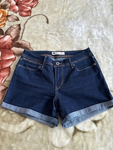 Levis jean şort 26 beden
