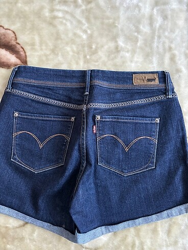26 Beden Levis jean şort 26 beden