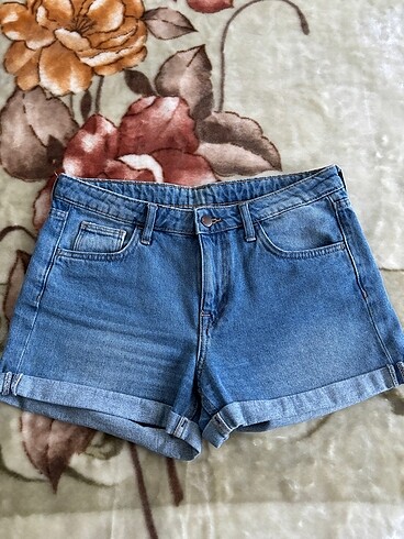 H&M jean şort açık renk normal bel