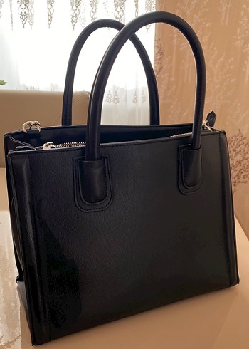Stradivarius Klasik Siyah Deri Kadın Çantası