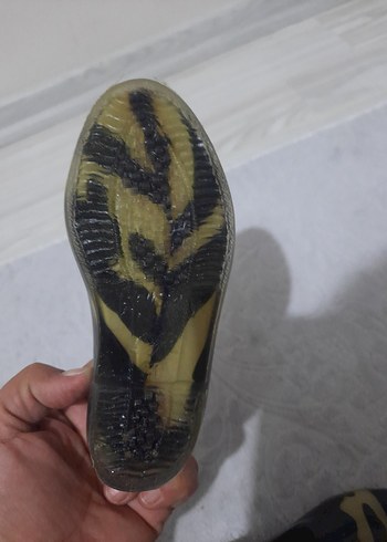 26 Beden siyah Renk Sarı Siyah Kamuflaj Desenli Tokalı Erkek Terlik