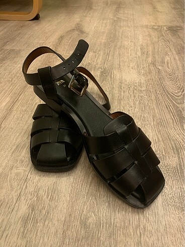 Zara sandalet 37 numara