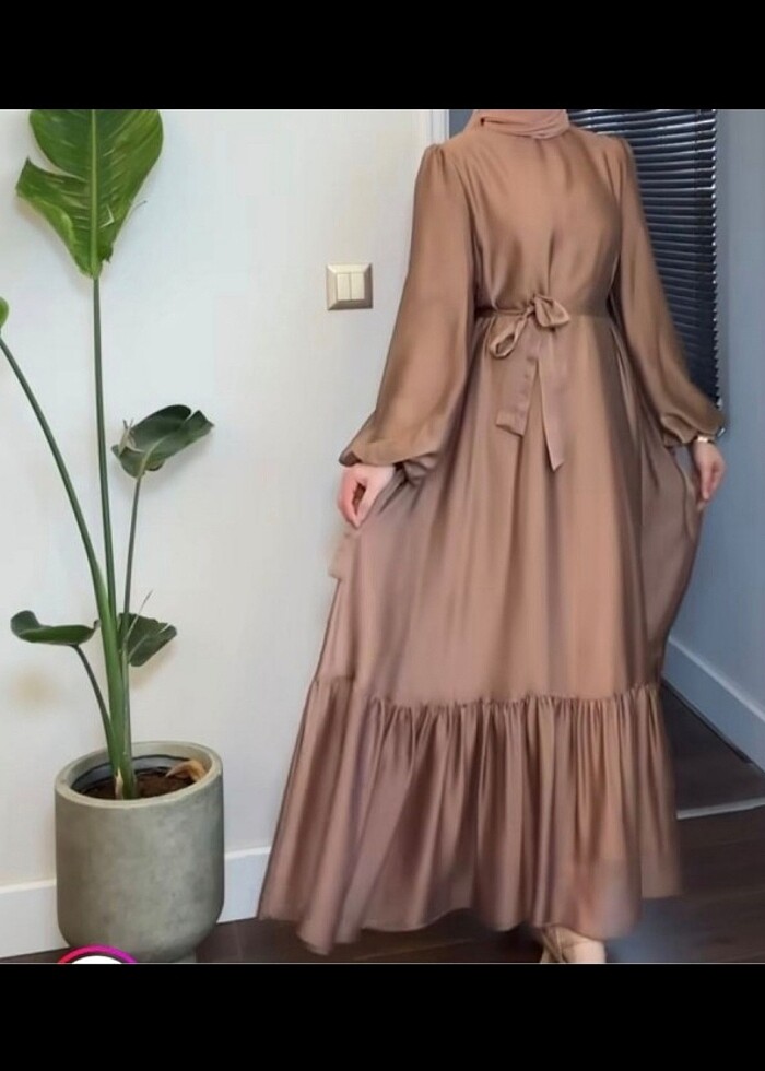 Kahverengi tesettür elbise - Görsel 3