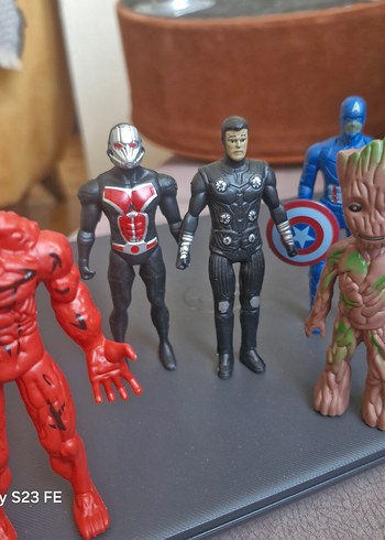 Beden Renk Avengers Figür Seti plastik eklemsiz yeni