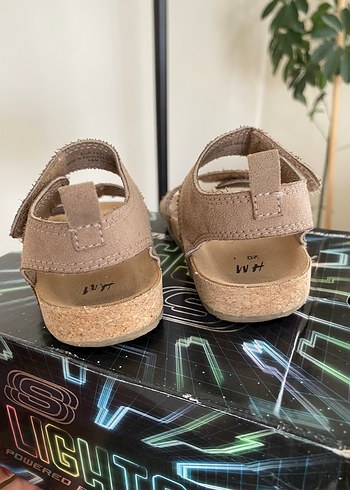 Kız Çocuk Bej Süet Tokalı Sandalet - Görsel 3