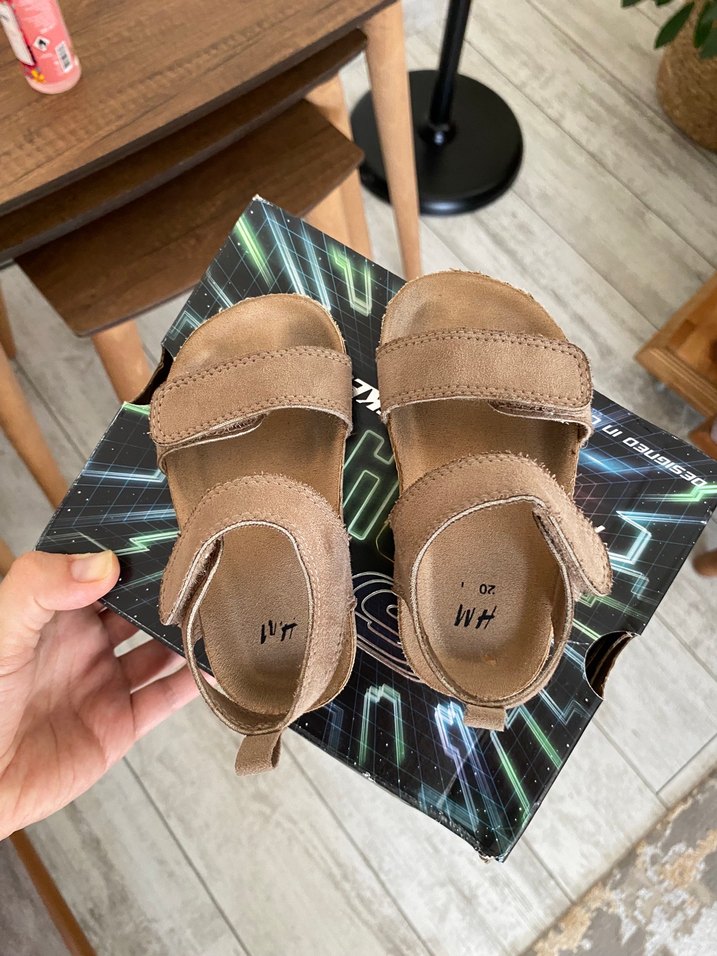 Kız Çocuk Bej Süet Tokalı Sandalet - Görsel 4