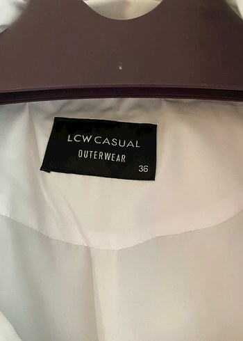 Beyaz kadın mont - Görsel 3