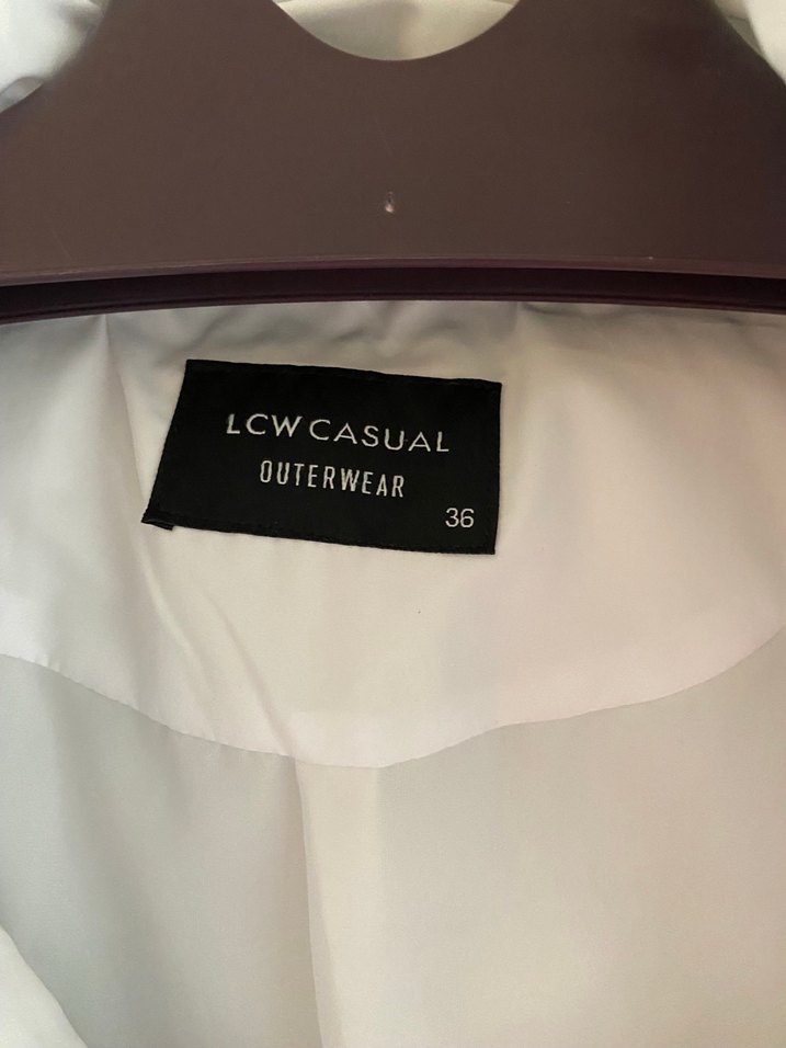 Beyaz kadın mont - Görsel 3