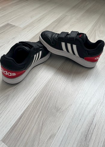 31 Beden Adidas Erkek Çocuk Siyah Spor Ayakkabı 31,5 no