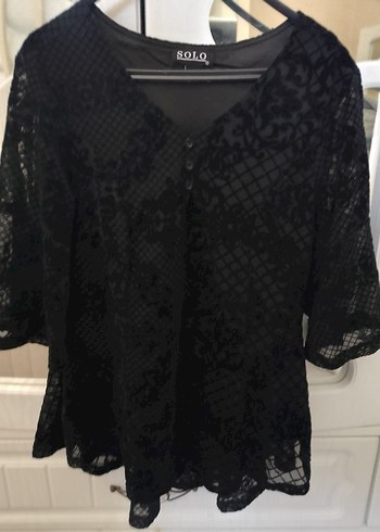 Dantel Detaylı Siyah V Yakalı Bluz - Görsel 2