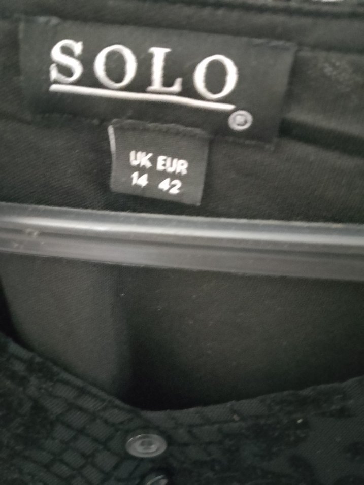 Dantel Detaylı Siyah V Yakalı Bluz - Görsel 3