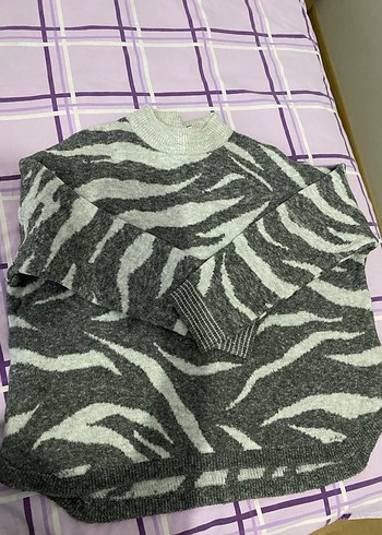 Boğazlı Gri Zebra Desenli Kadın Kazak