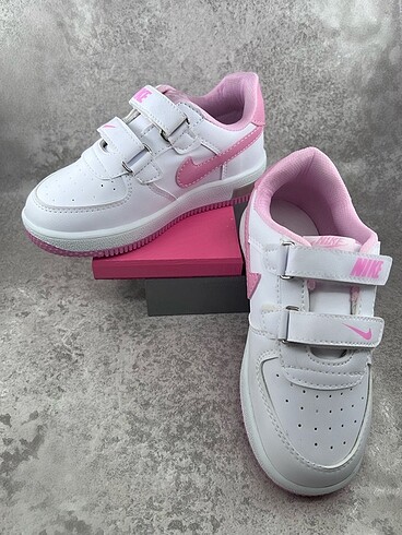 Pembe Işıklı???? Nike Serisi
