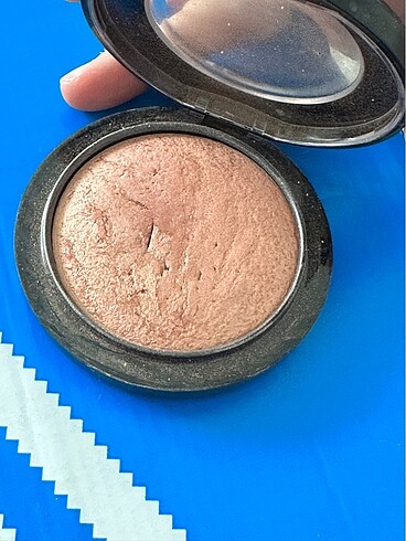 MAC CHEEKY BRONZE Mineralize Skinfinish Aydınlatıcı Pudra