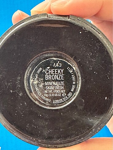 Beden MAC CHEEKY BRONZE Mineralize Skinfinish Aydınlatıcı Pudra