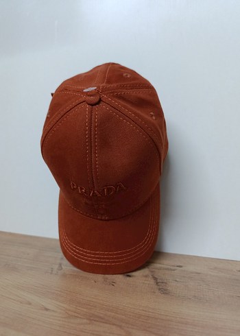 Prada Unisex Kahverengi Süet Şapka Prada