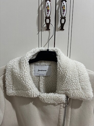 s Beden Stradivarius Mont
