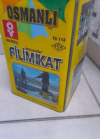 Su ile icelen yalıtım malzemesi