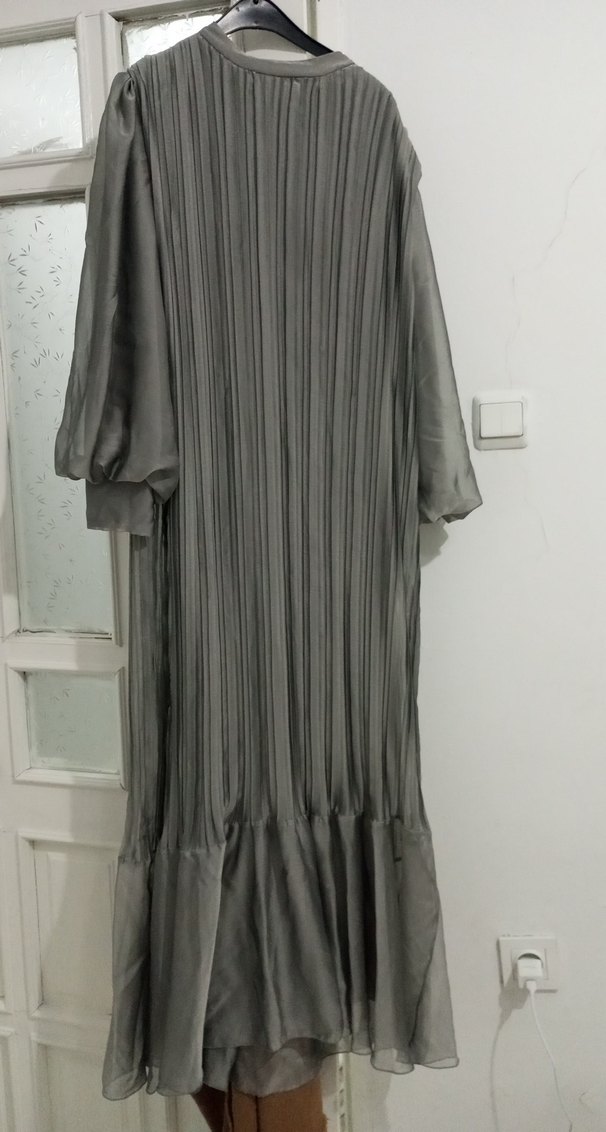 Gri Pileli Uzun Kadın Elbise - Görsel 5