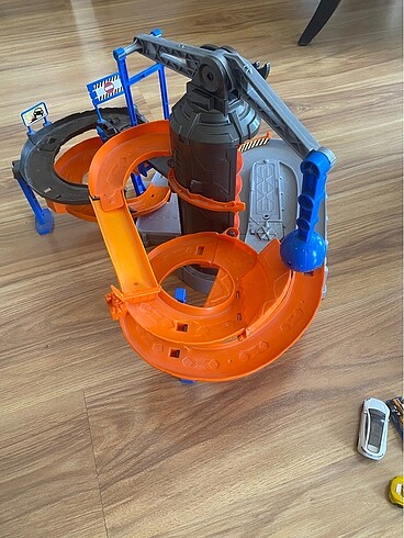  Beden Hot wheels asansörlü set