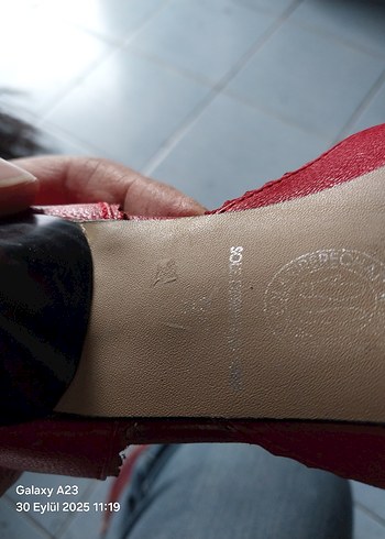 CB Made in italy Kırmızı Tokalı Stiletto Topuklu Kadın Sandalet