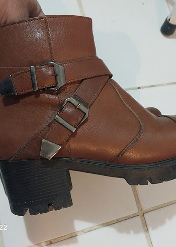 Kahverengi Deri Kadın Dolgu Topuklu Bot - Görsel 4