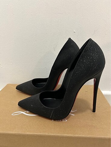 Christian Louboutin So Kate Stiletto