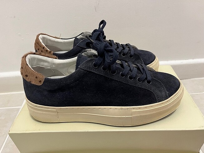 36 Beden Lacivert, arkası leopar desenli kadın sneaker