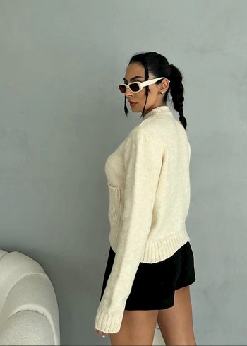 Diğer Beyaz Kadın Kısa Oversize Triko Kazak