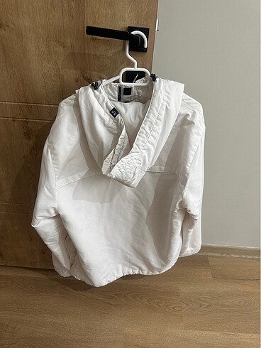 Pull and Bear Pull and bear kanguru beyaz mont