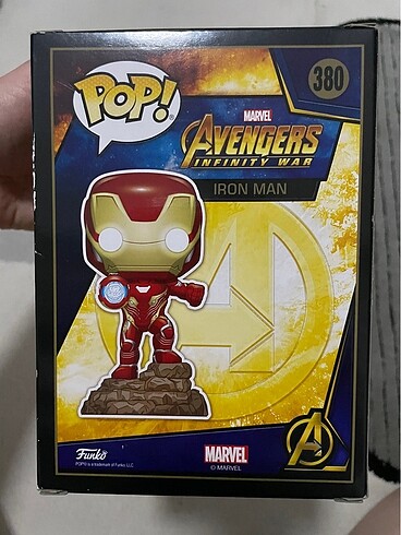 Beden Iron Man Lights Up ve Chicken Deadpool Funko Pop