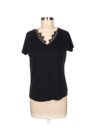 Diğer T-shirt %70 İndirimli.