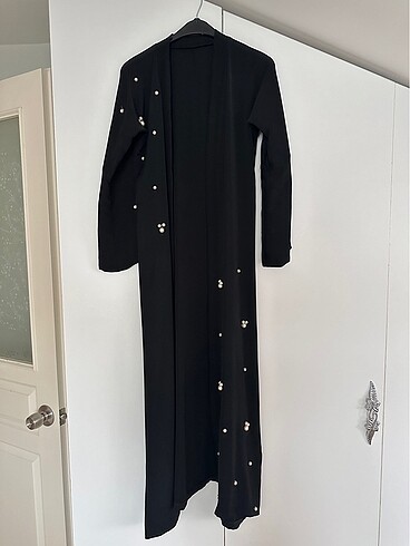 s Beden siyah Renk Önü Açık İnci Taşlı Abaya